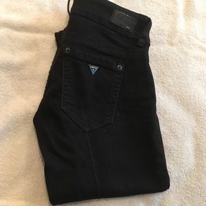NWOT Guess Low rise Capri| low calf zipper|pleated